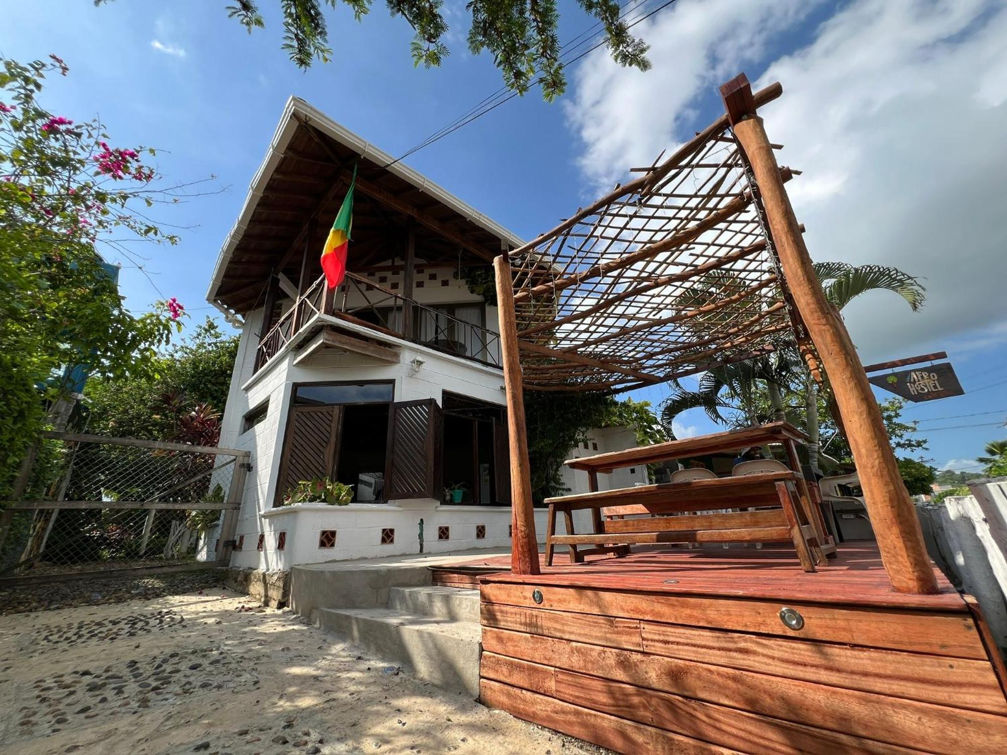 Afro Hostel Некоклі Екстер'єр фото